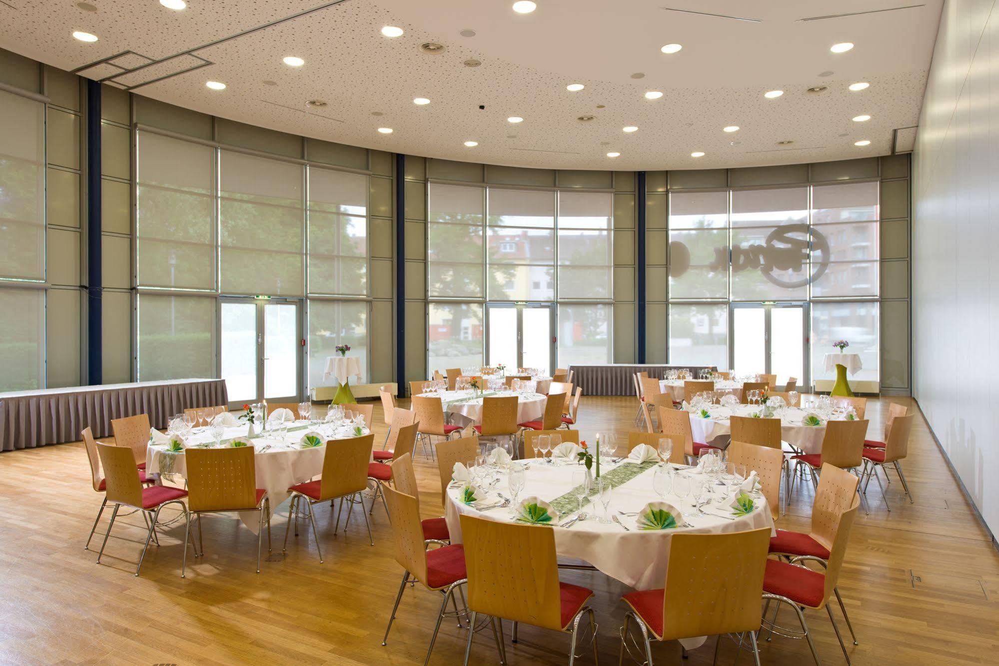 Hotel Dormero Hannover-langenhagen Airport 4*