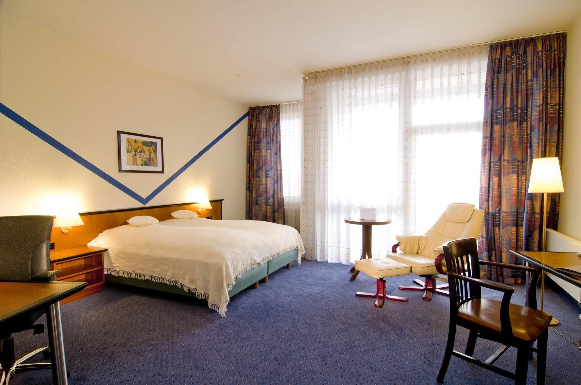 Hotel Dormero Hannover-langenhagen Airport 4*
